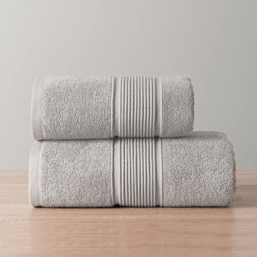 Sivý bavlnený uterák NAOMI 50x90 cm