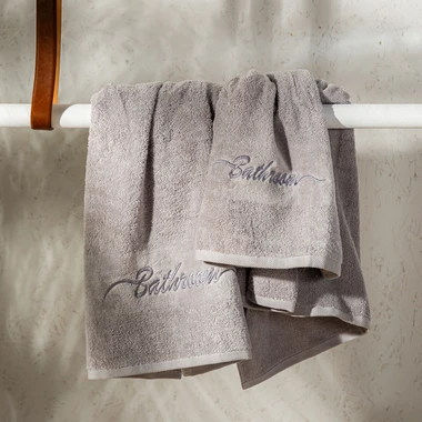 Bavlnený uterák FERRO svetlosivý 70x140 cm