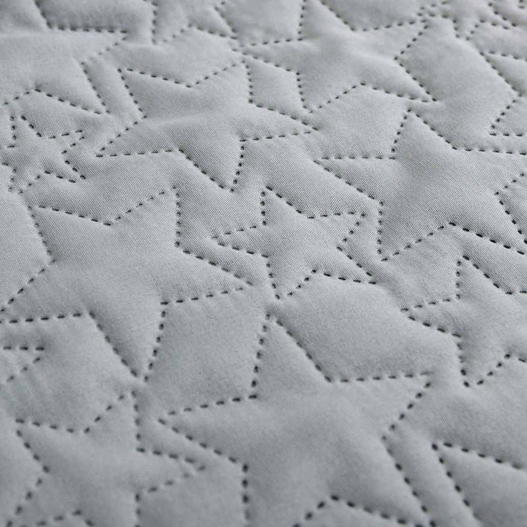 Narzuta na łóżko jasnozielona w gwiazdy