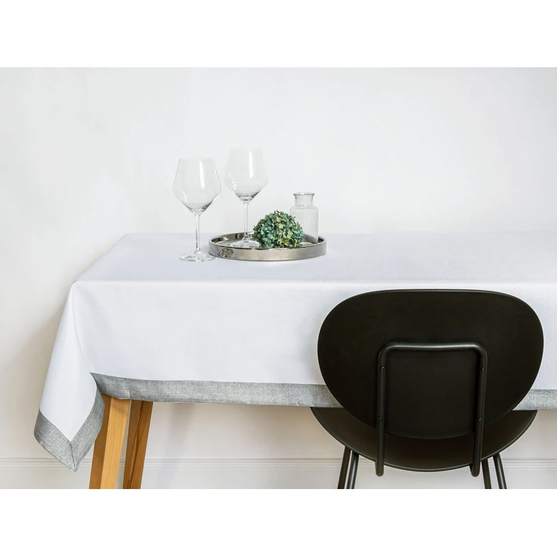 Obrus bielo-strieborný CADRE 140x240 cm