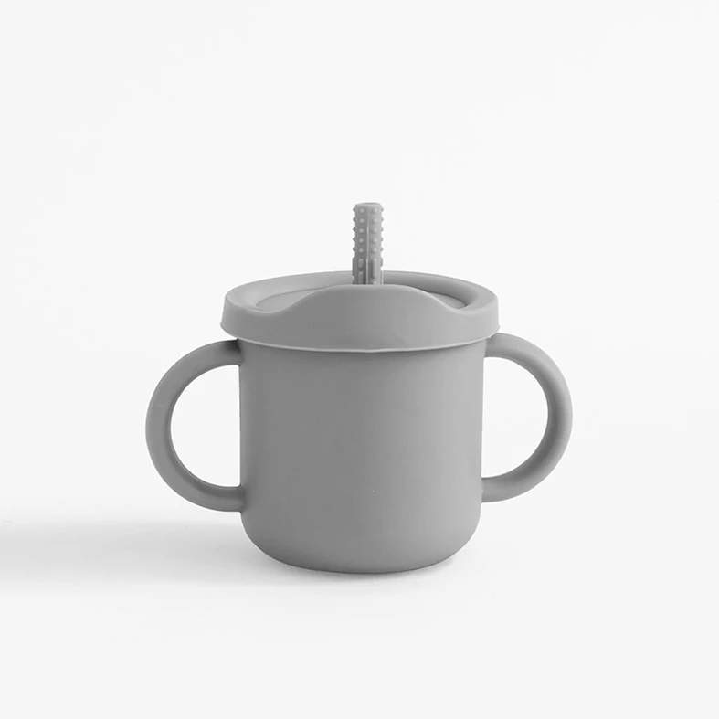 Kolorowy kubek z uchwytami