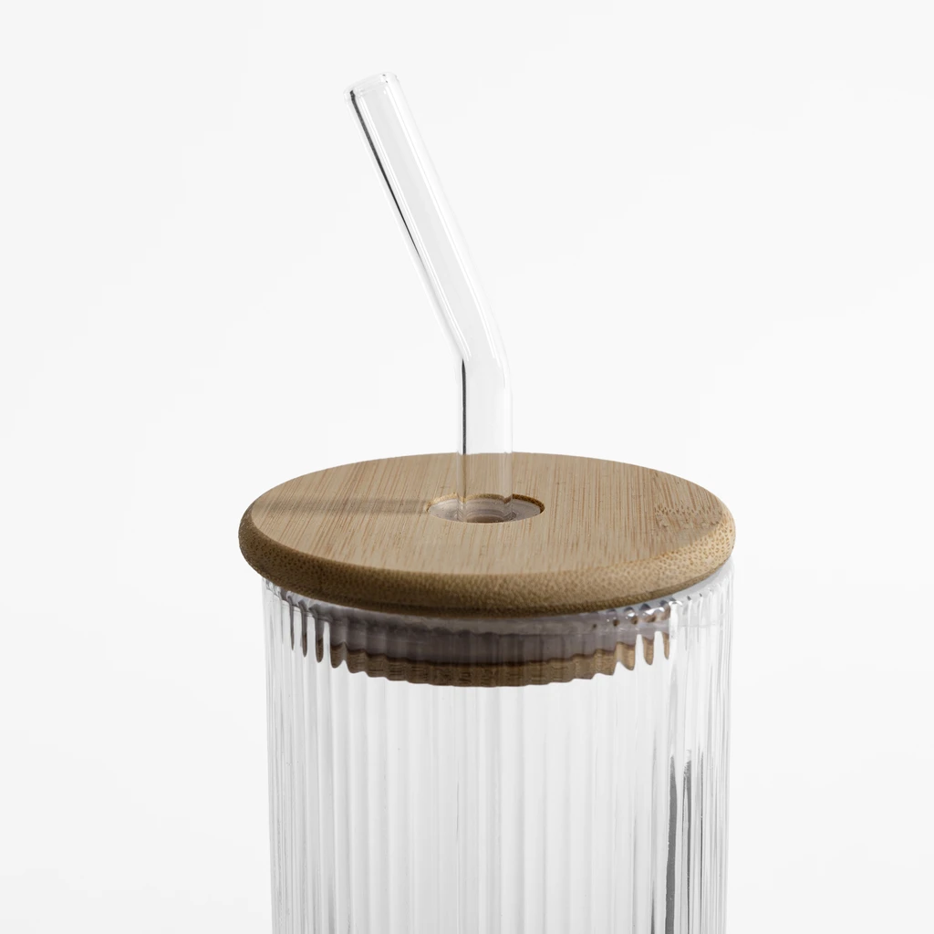 Drážkovaný pohár s bambusovým viečkom a slamkou 320 ml