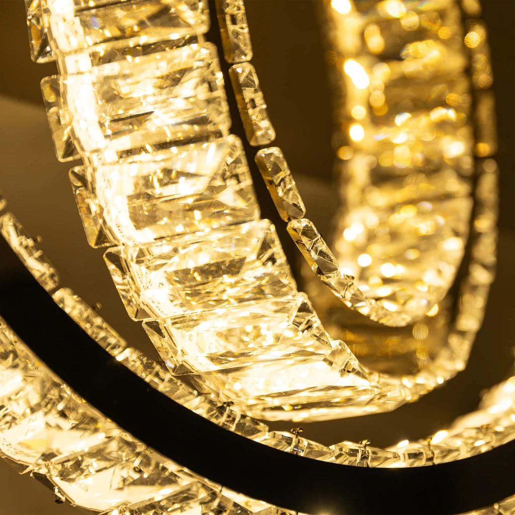 TULA w salonie to oświetlenie, a zarazem piękna dekoracja w klimacie glamour.