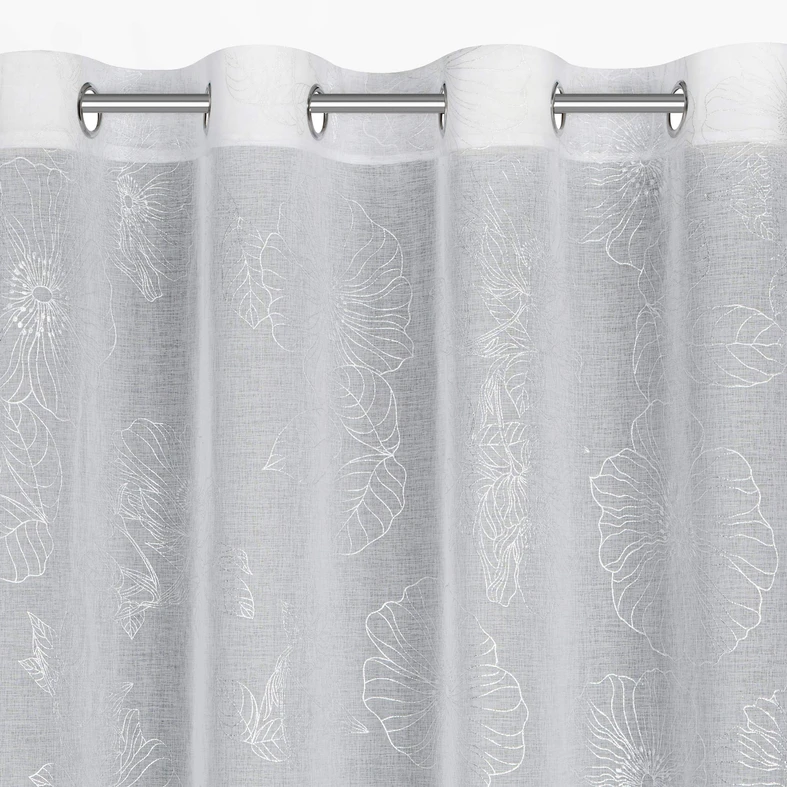 Biała zasłona w kwiaty