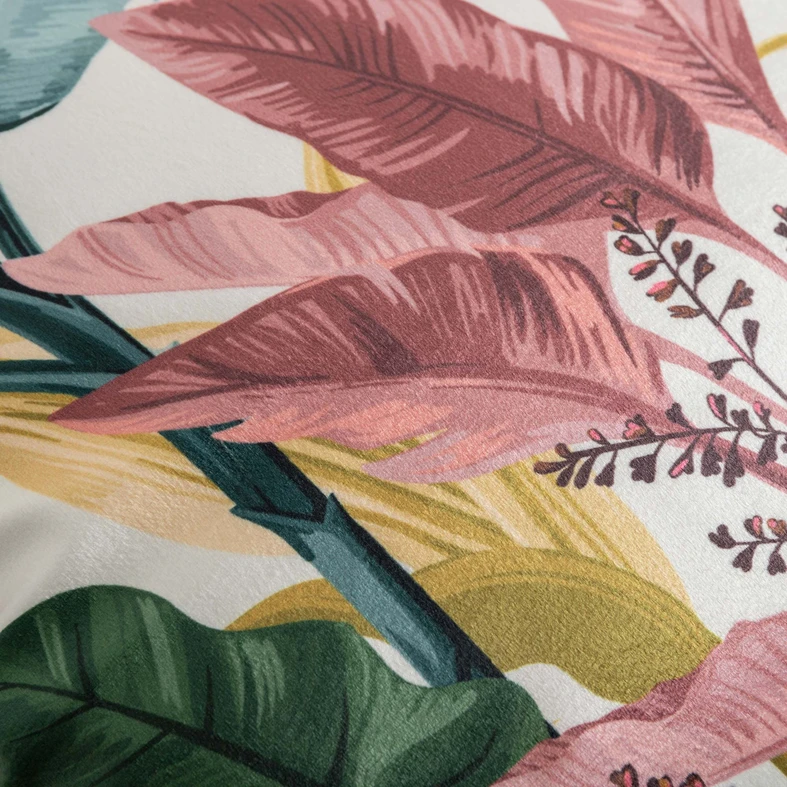 Biała poszewka welurowa w egzotyczne liście