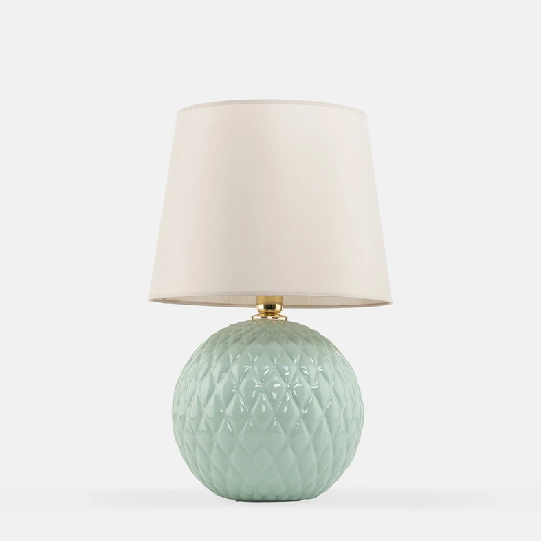 SANTANA posiada ona oprawę przeznaczoną dla żarówki LED typu E27 o mocy maksymalnej 15W.