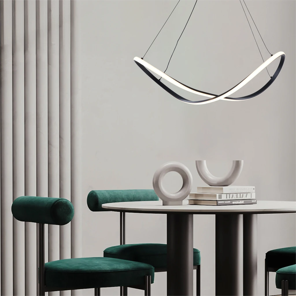 Czarne, matowe wykończenie lampy ERDA oraz wbudowany w oprawę LED budują wrażenie, które połączysz z nowocześnie urządzonym wnętrzem.