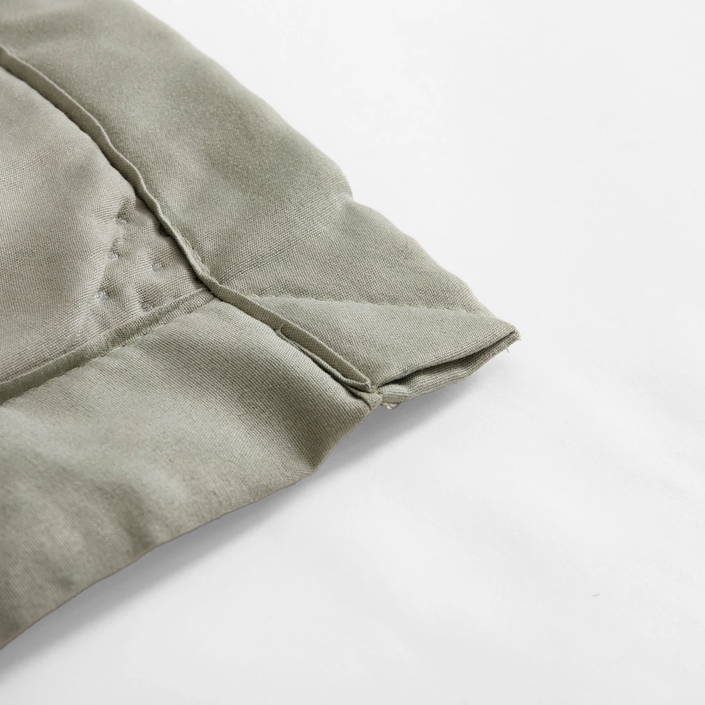 Oliwkowa narzuta na łóżko