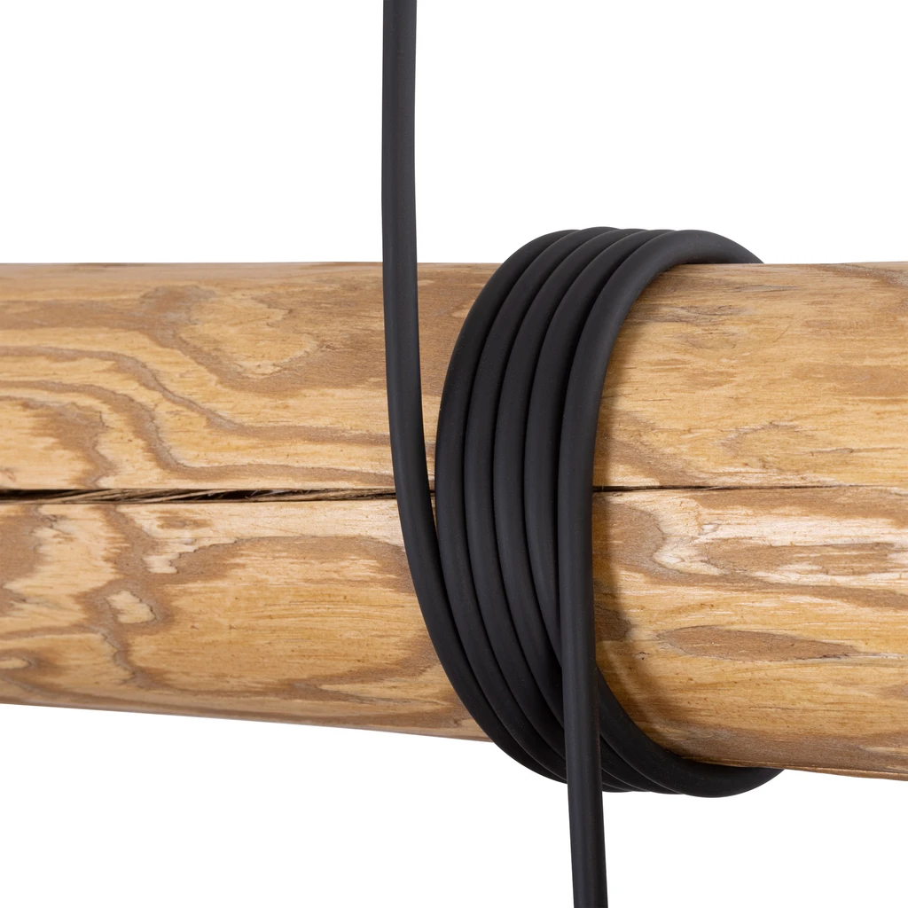 Drewniane elementy zostały zabezpieczone bejcą.