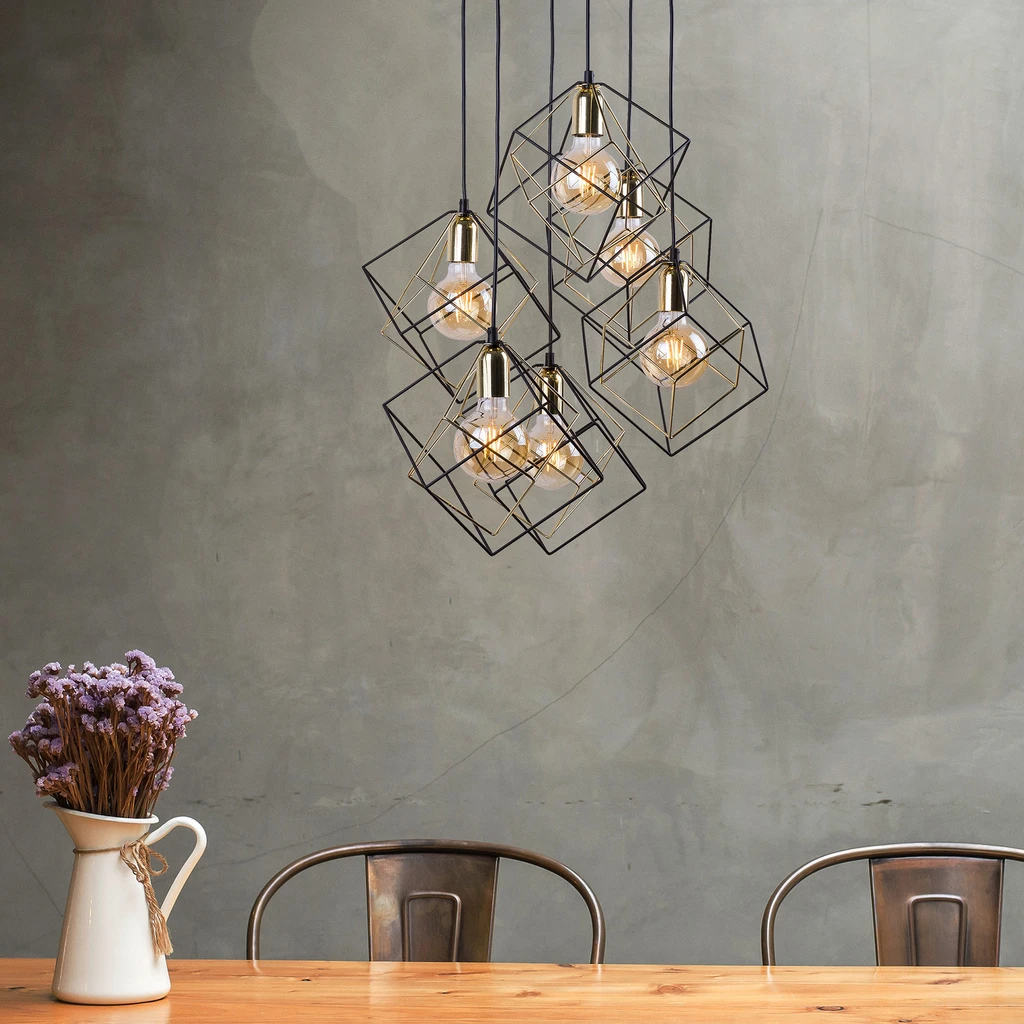 Udekoruj wnętrze domu lampami ALAMBRE. Znajdziesz w niej modele sufitowe z oprawą dla jednej oraz wielu żarówek