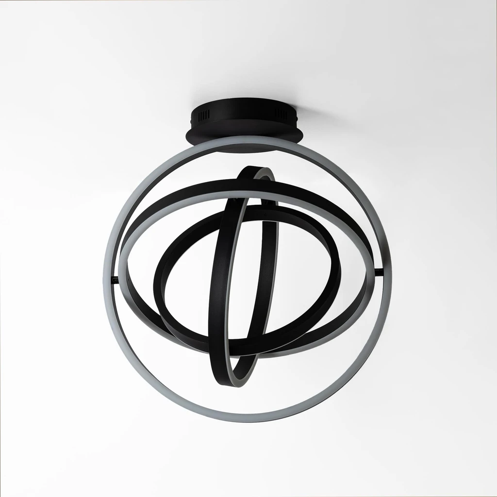 TESS to lampa sufitowa o niezwykle ciekawym, wręcz kosmicznym designie.