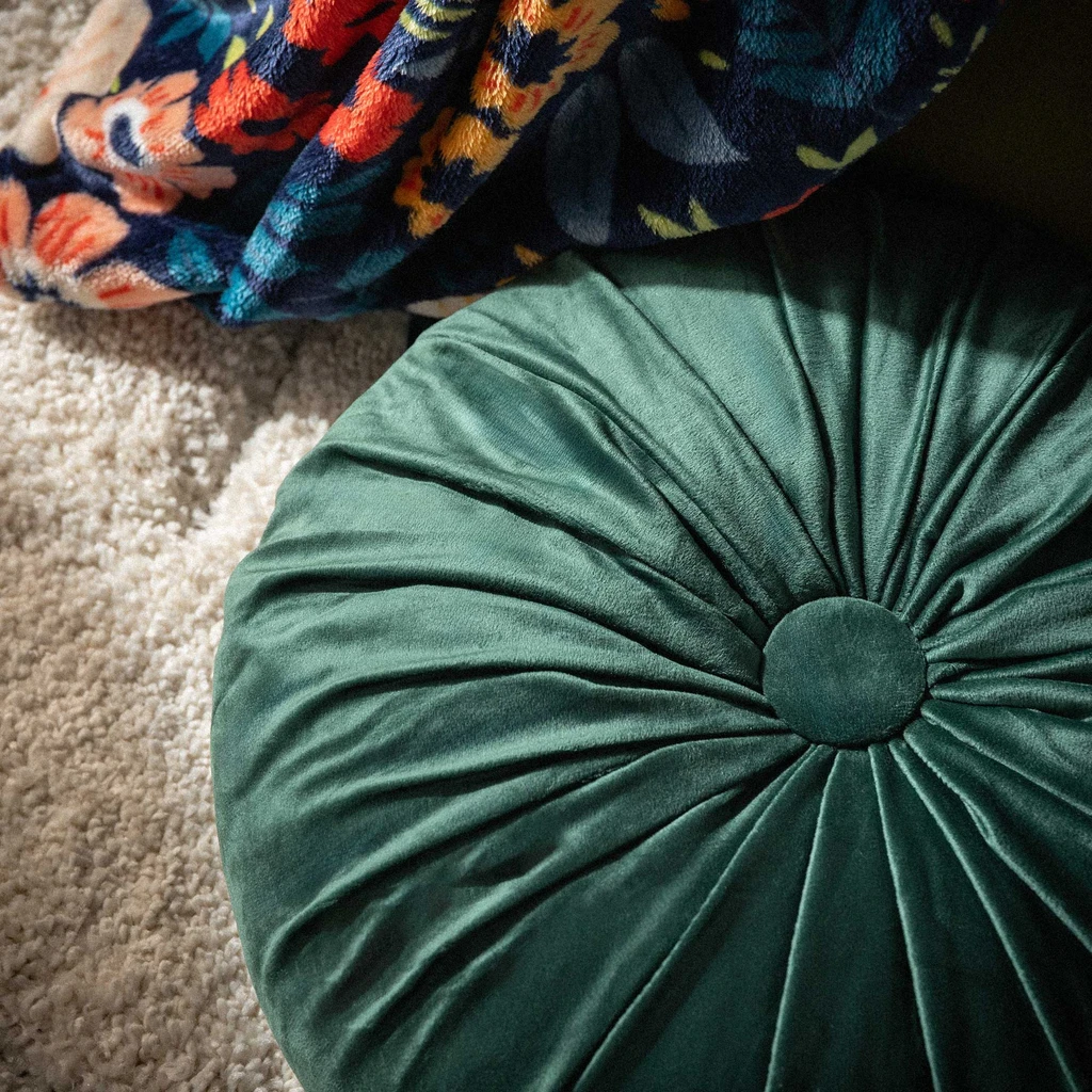 Dekoratívny okrúhly vankúš SELMA tmavozelený 40 cm