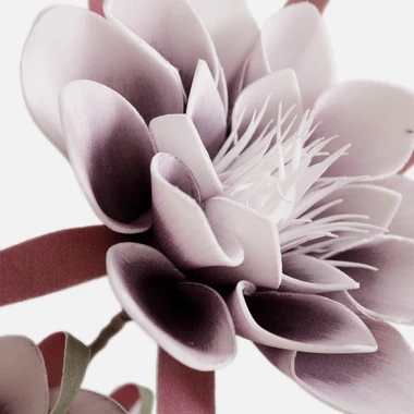 Umelý kvet v bielej a fialovej farbe 80 cm