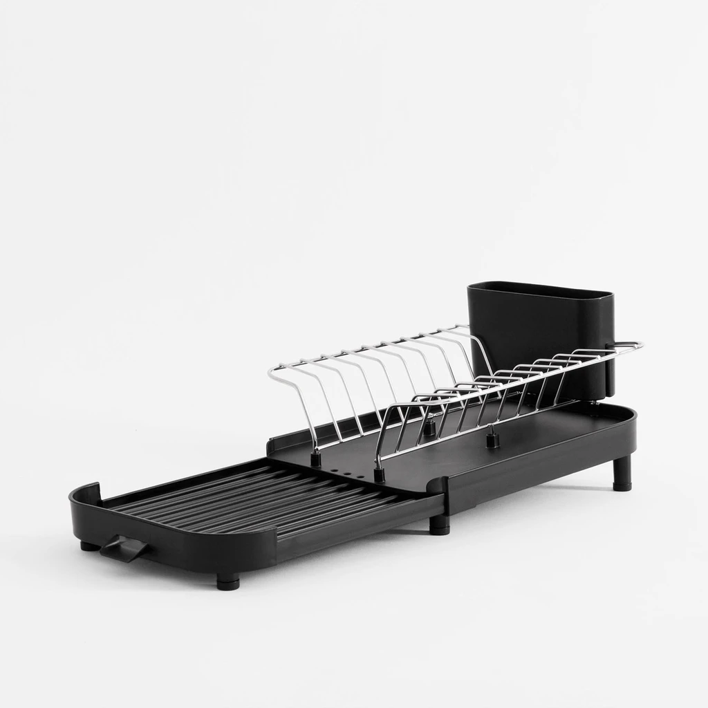 Czarna rozsuwana suszarka na naczynia i sztućce
