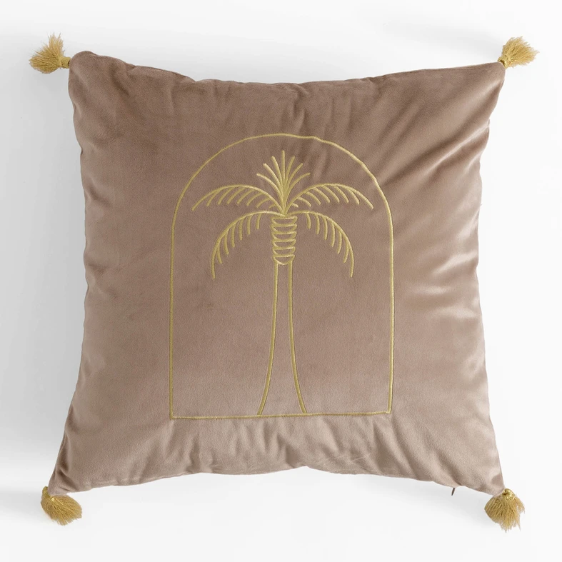 Ciemnobeżowa welurowa poszewka z motywem palmy