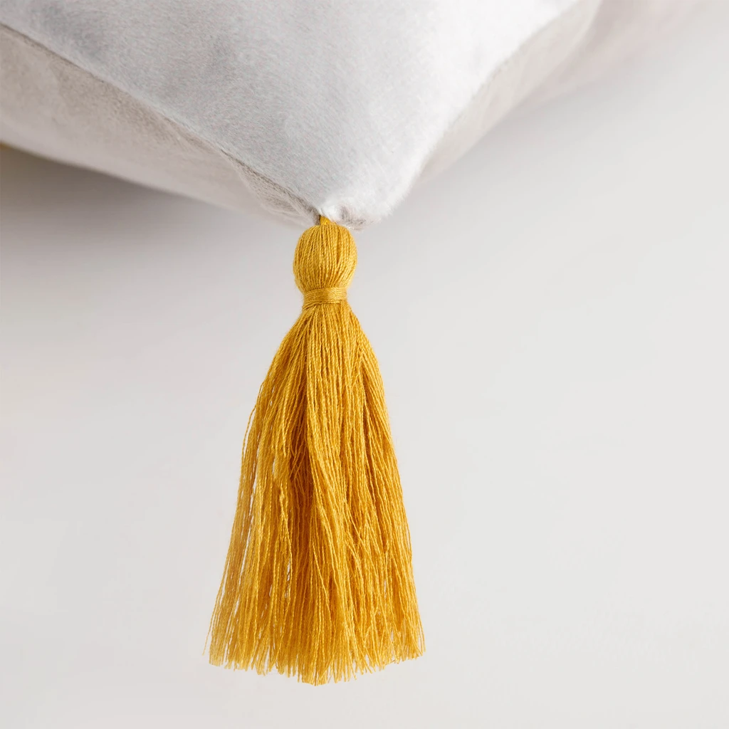 Dekoračná obliečka vyšívaná svetlosivá FOLKY 45x45 cm