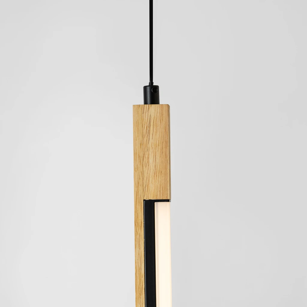 Lampa wisząca ELIOT to oświetlenie do wnętrz przestronnych nowoczesnych z lekką, futurystyczną nutą.