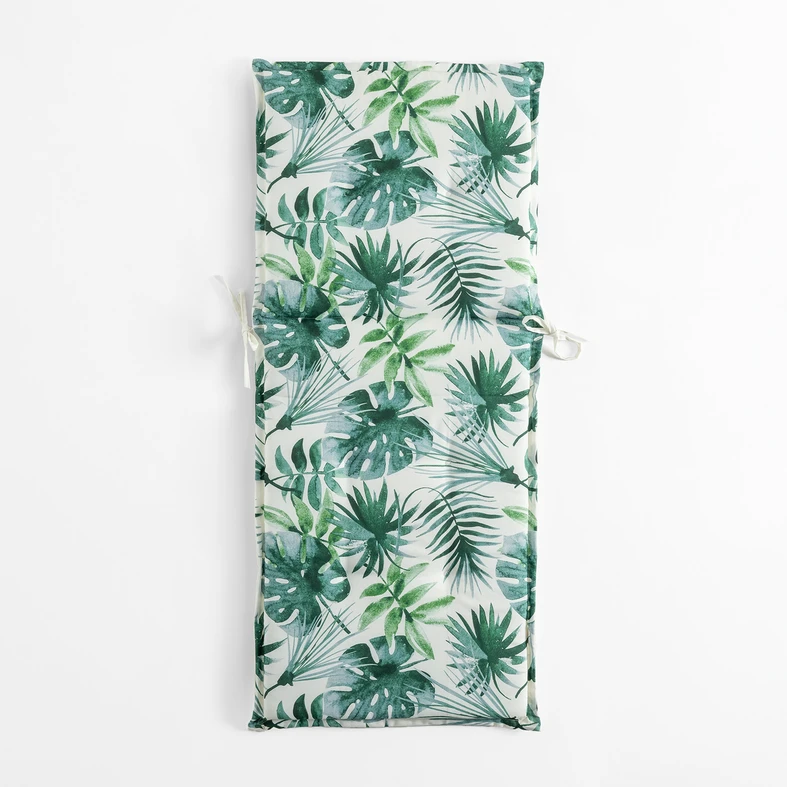 Poduszka ogrodowa na krzesło pozycyjne, ze sznurkami i paskiem. O wzorze zielonych liści na białym tle, o gładkim, białym tyle.