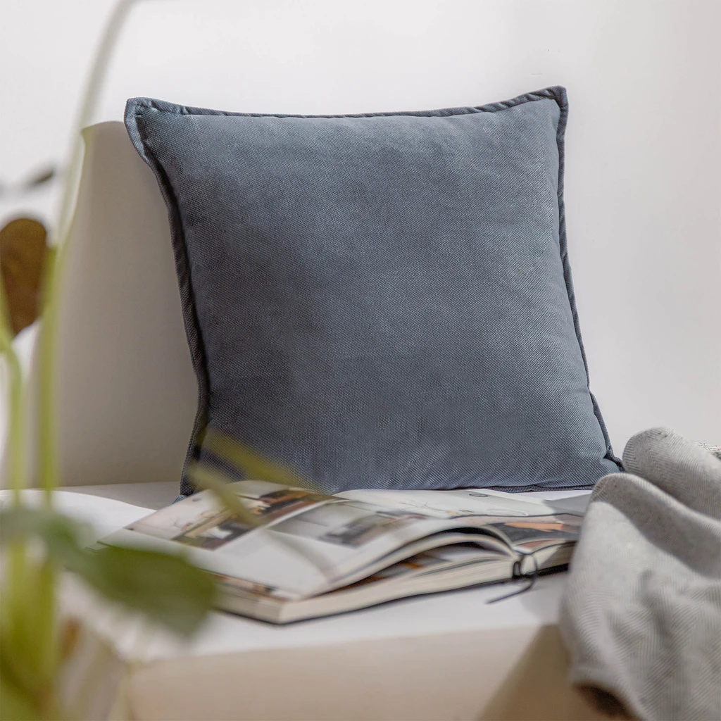 Tmavosivá obliečka na vankúš GIGI 45x45 cm