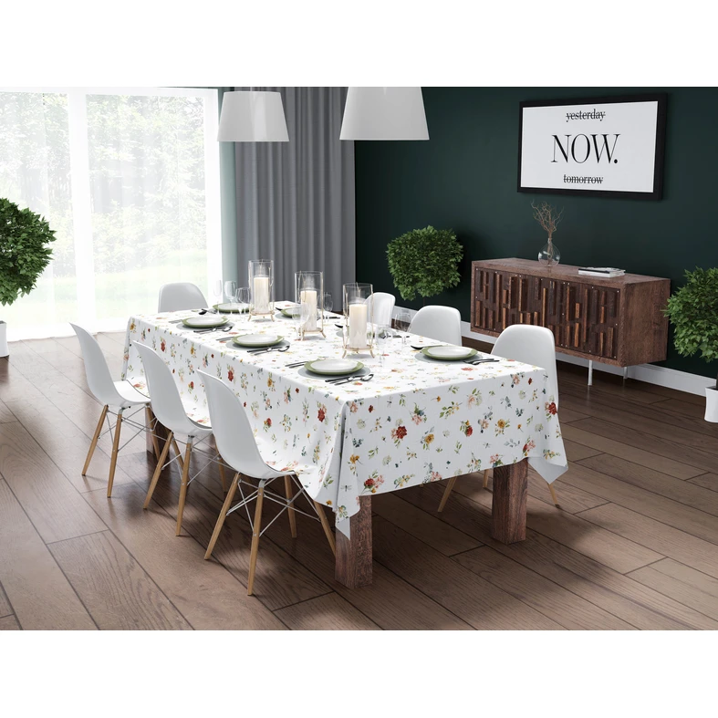 Biely obrus so vzorom kvetov 110 x 160 cm