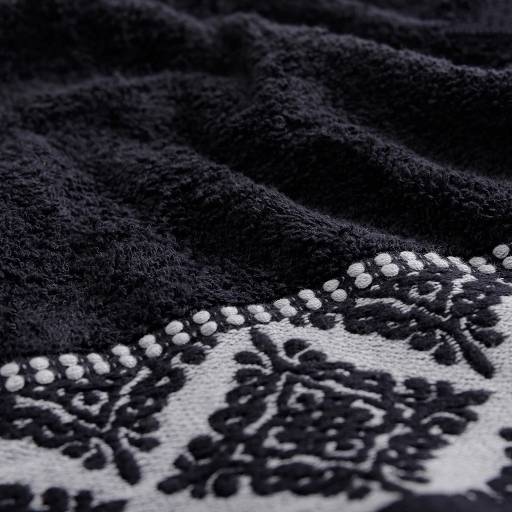 Bavlnený uterák čierno-biely AGADIR 70x140 cm