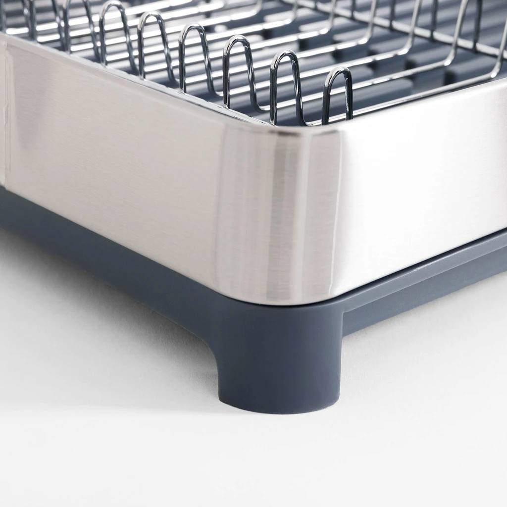 Srebrno-szara rozsuwana suszarka na naczynia i sztućce