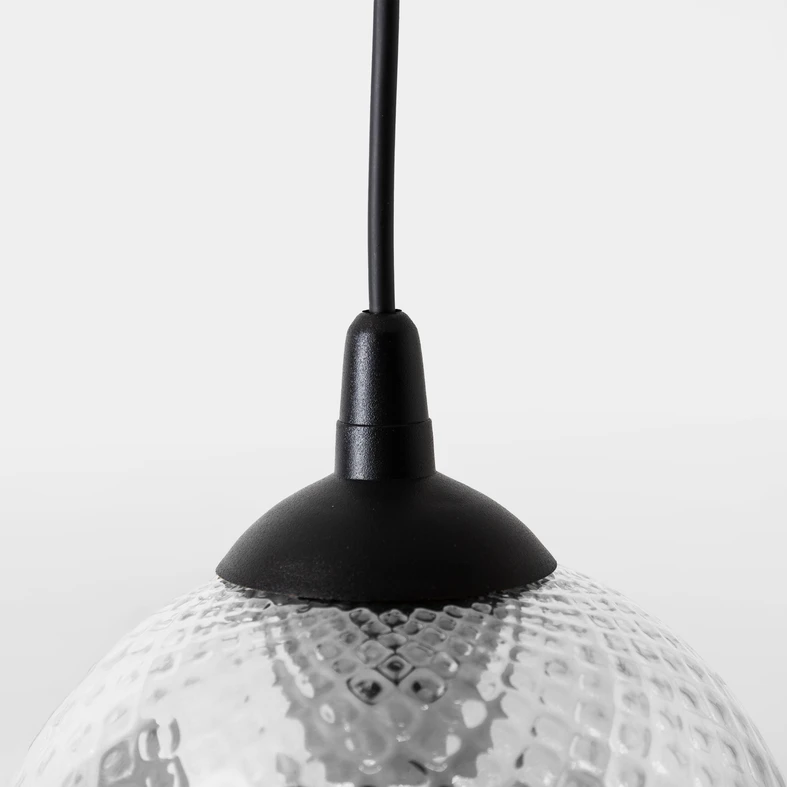 Lampa posiada oprawę dla 1 żarówki LED typu E27 o mocy maksymalnej 15W.