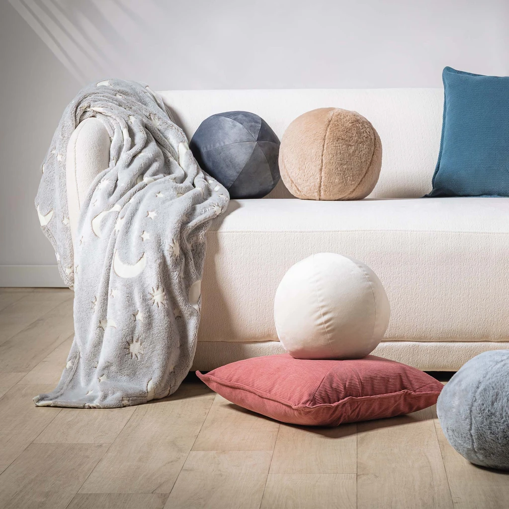 Dekoratívna obliečka na vankúš ružová IRENE 45x45 cm