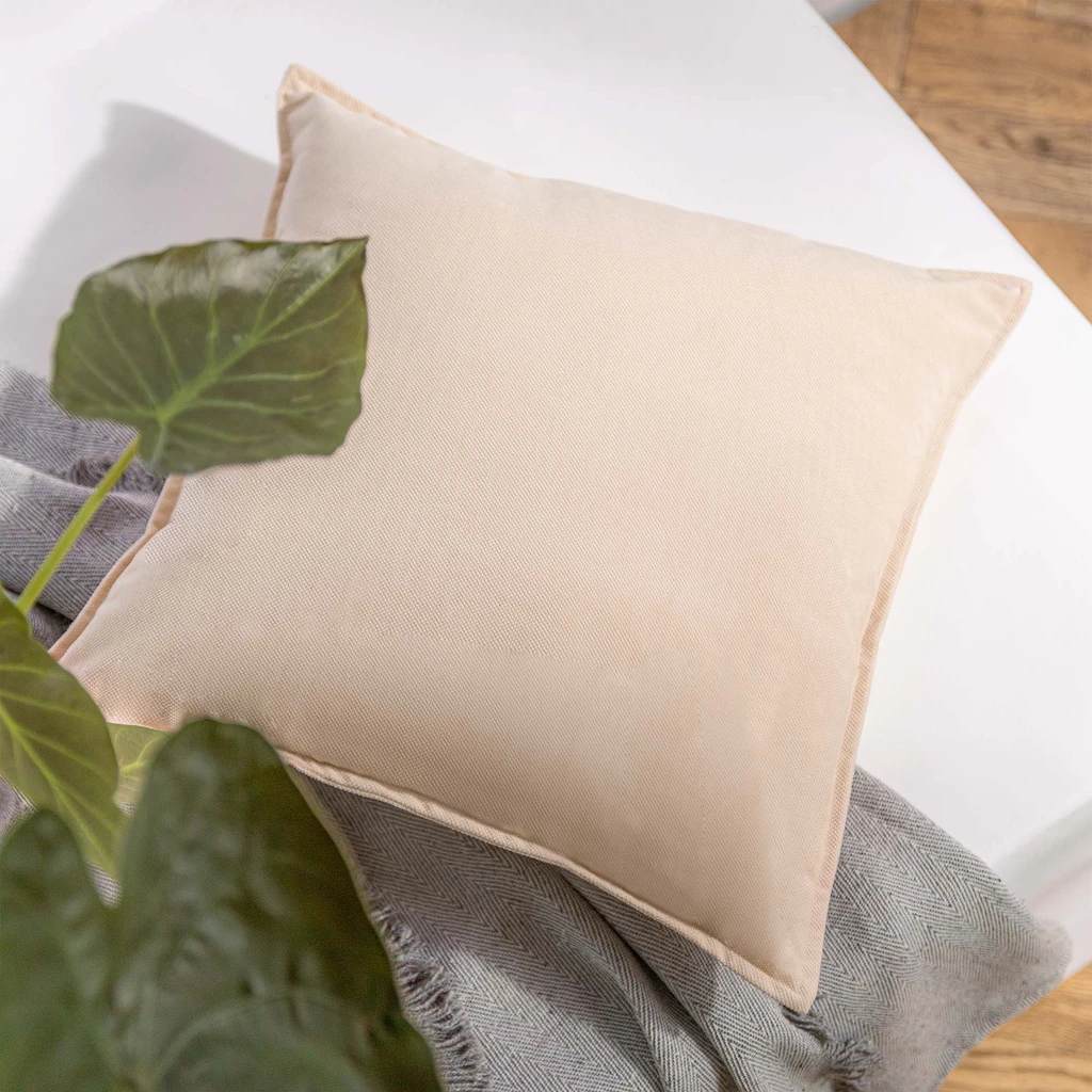 Béžová obliečka na vankúš GIGI 45x45 cm