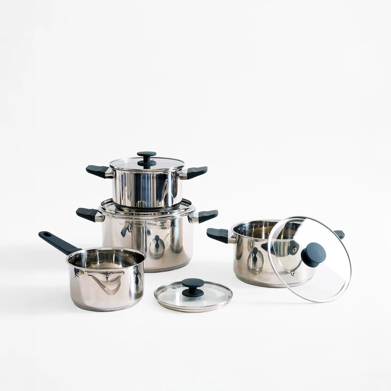 Komplet srebrnych garnków na indukcję