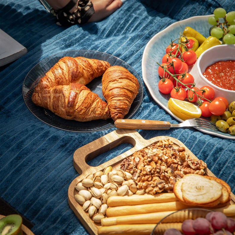 Plastový tanier sivý 23 cm