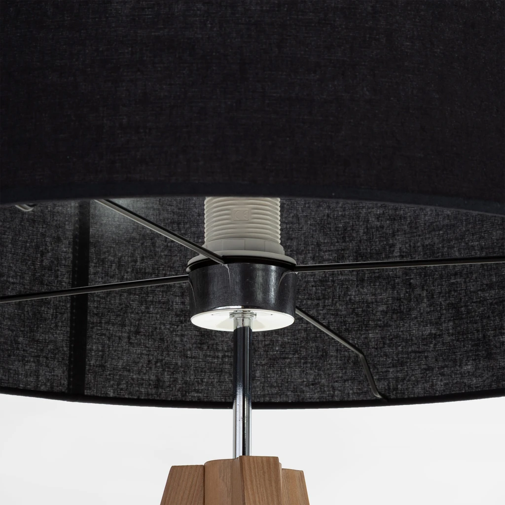 Lampa na drevenom statíve tienidlo čierne TREVISO