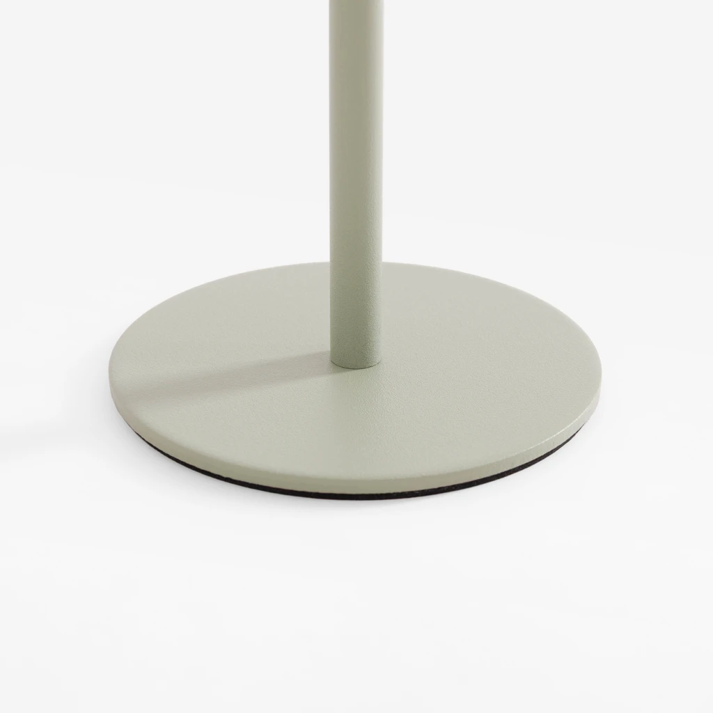 Wbudowane oświetlenie LED w lampie ma moc 2W, emituje strumień świetlny o wartości 80 lumenów.