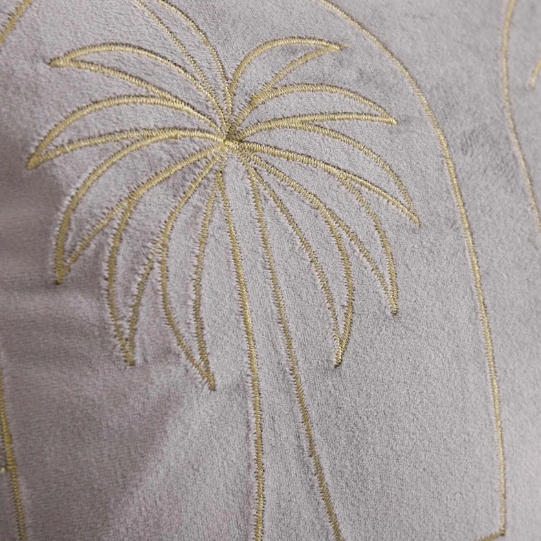 Srebrna welurowa poszewka z motywem palmy