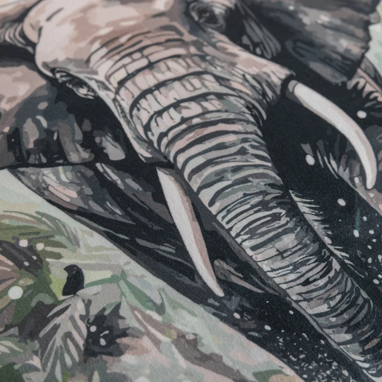 Welurowa biała poszewka w słonia