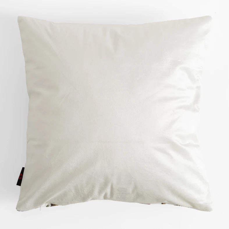 Welurowa biała poszewka z przyrodniczym wzorem