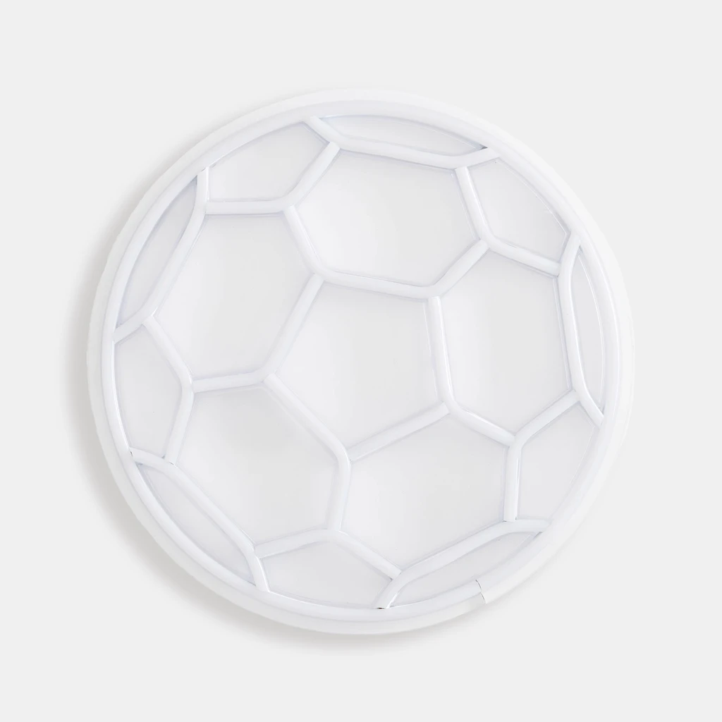 Kompaktowe wymiary oraz lekkie komponenty pozwolą umieścić lampę w dowolnym miejscu Twojego pokoju.