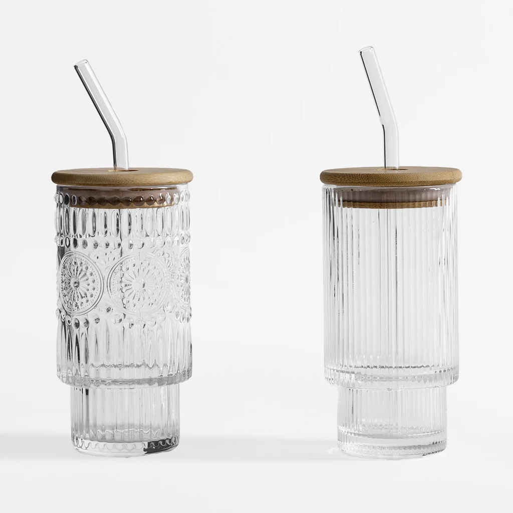 Drážkovaný pohár s bambusovým viečkom a slamkou 320 ml