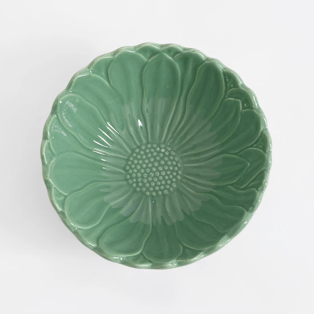Zielona miska o motywie kwiatka