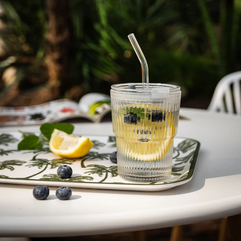 Pohár so slamkou a viečkom 350 ml