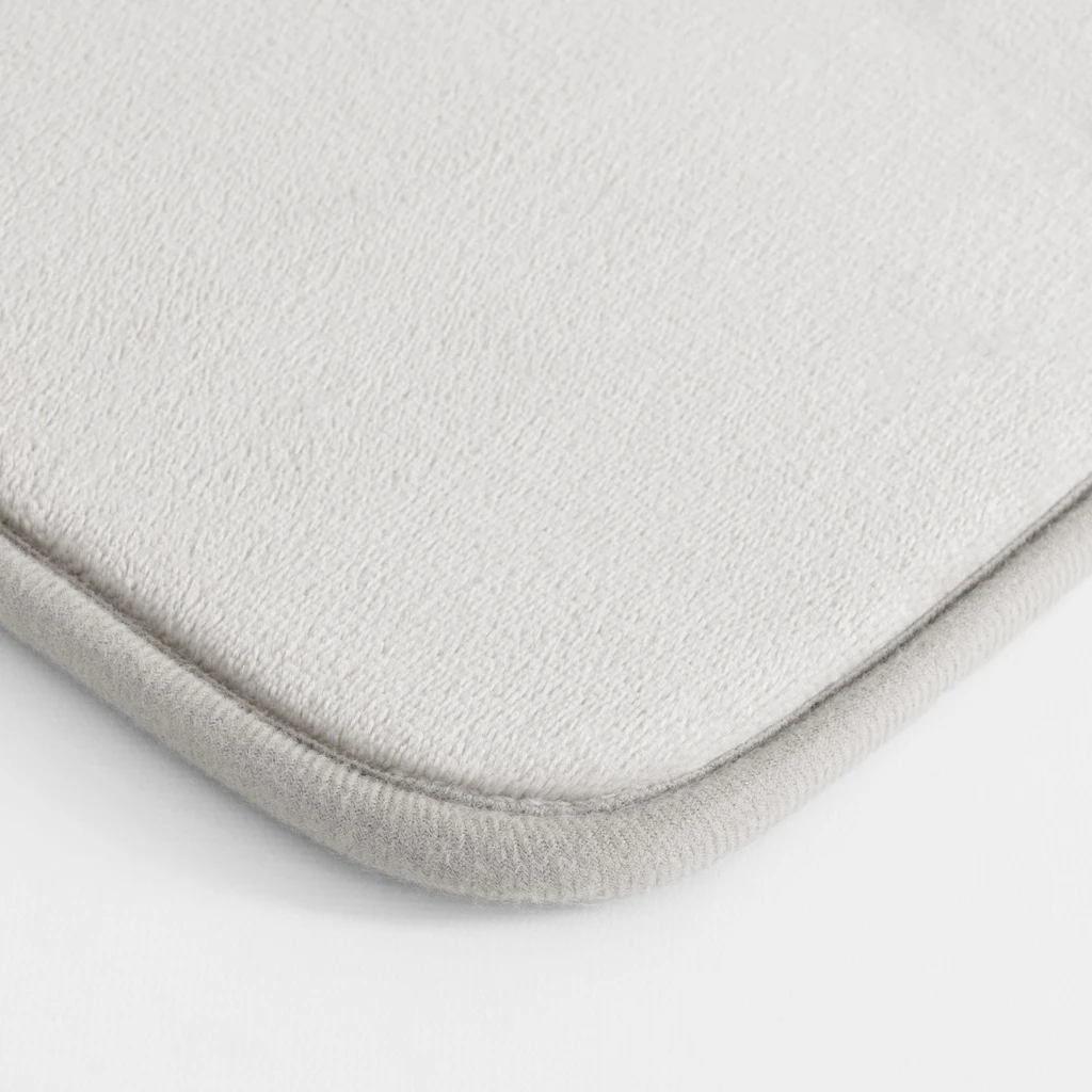 Srebrny dywanik łazienkowy