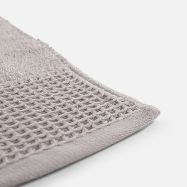 Bavlnený uterák vo svetlosivej farbe 50x90 cm