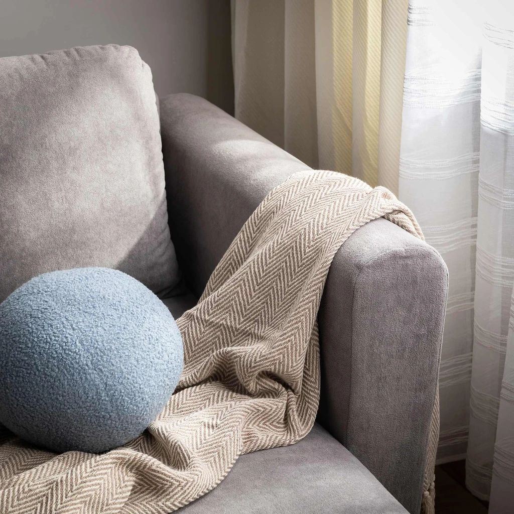 Dekoratívny vankúš modrý BALL 27 cm