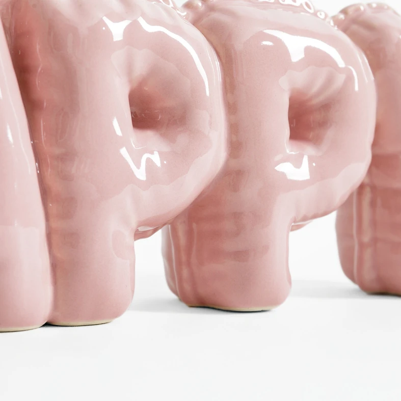 Dekorácia - nápis HAPPY v ružovej farbe