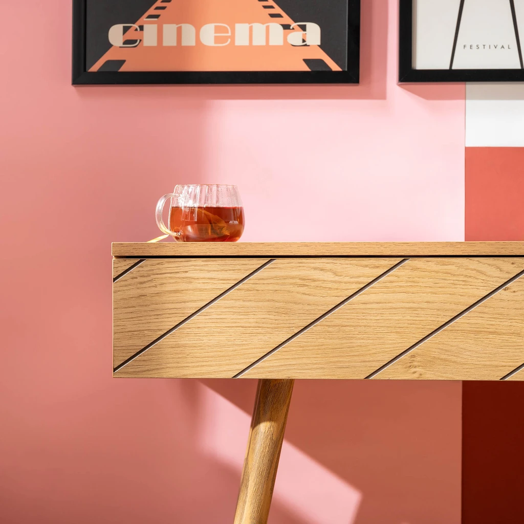 Sklenený hrnček s pásikmi s uškom 350 ml