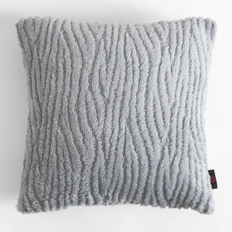 Szara poszewka o dekoracyjnej fakturze