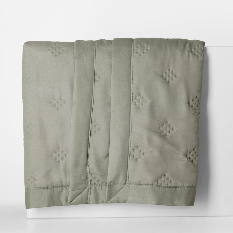 Oliwkowa narzuta na łóżko