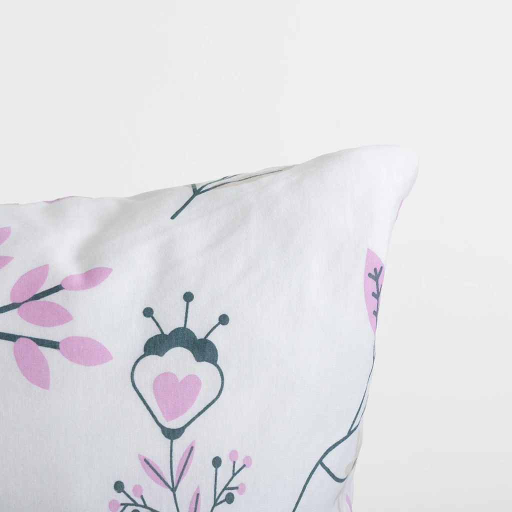 Bavlnená posteľná bielizeň JERSEYLOVE s motívom fialových rastlín 160x200 cm