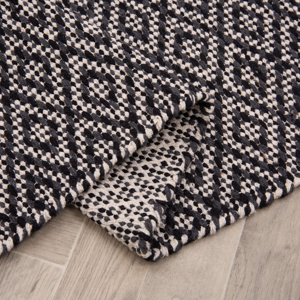 Čierny koberec do predsiene OREBO 80x150 cm