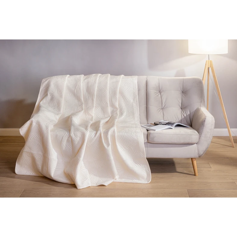 Vrchná prikrývka na posteľ prešívaná s motívom listov ecru FERN 200 x 220 cm